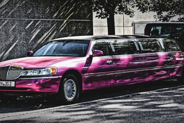 Can limos pick up at LAX?